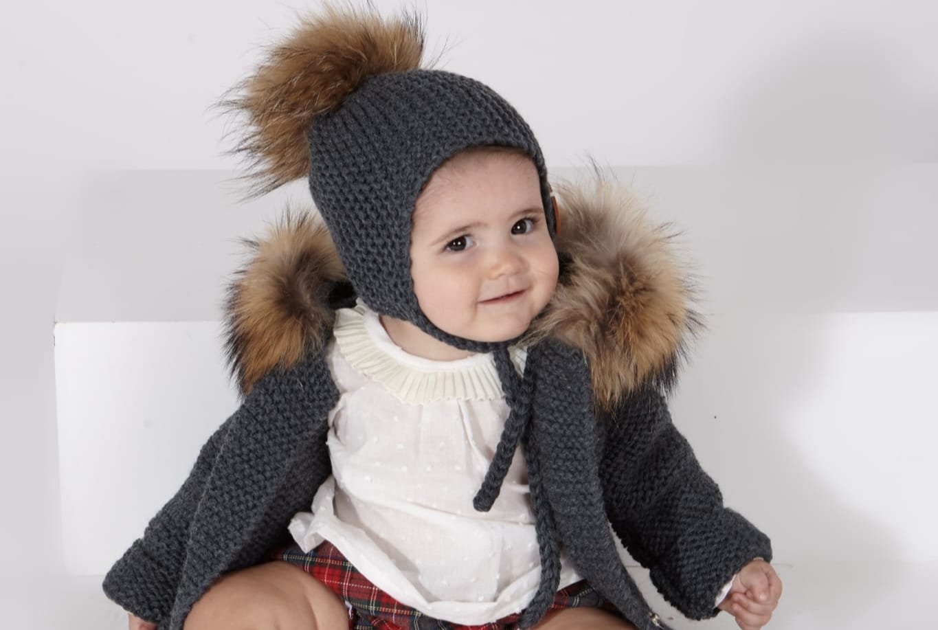 Coats Knit handmade antracita